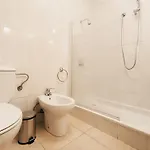Daire Zola Sea View Apartment, Vistas Los Cristianos (Tenerife)