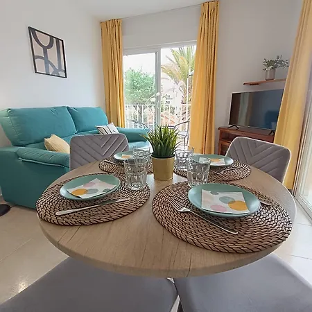 Zola Sea View Apartment, Vistas Apartment *