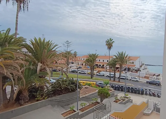 Zola Sea View Apartment, Vistas Los Cristianos (Tenerife)