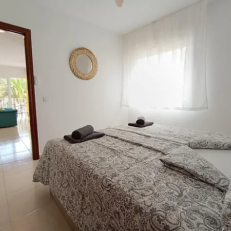 Zola Sea View Apartment, Vistas アパート